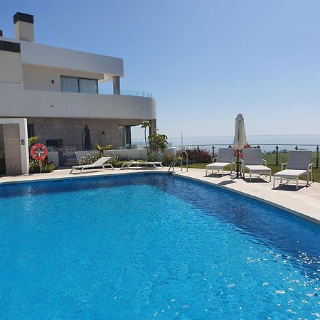 Luxury Beachfront Apartment With Pool, Sauna, Fitness And Gym In Province Malaga, Andalusia มิฮาส ภายนอก รูปภาพ