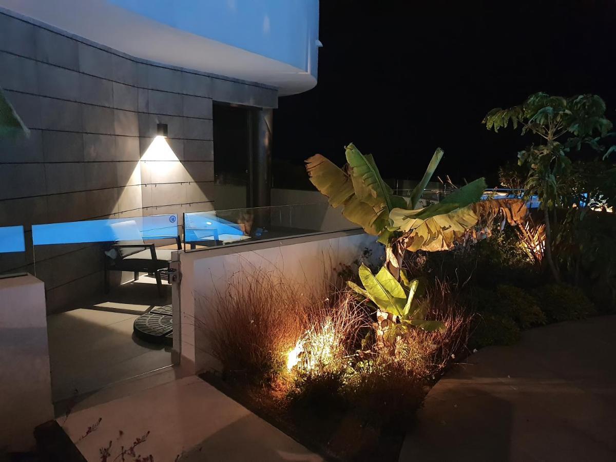 Luxury Beachfront Apartment With Pool, Sauna, Fitness And Gym In Province Malaga, Andalusia มิฮาส ภายนอก รูปภาพ