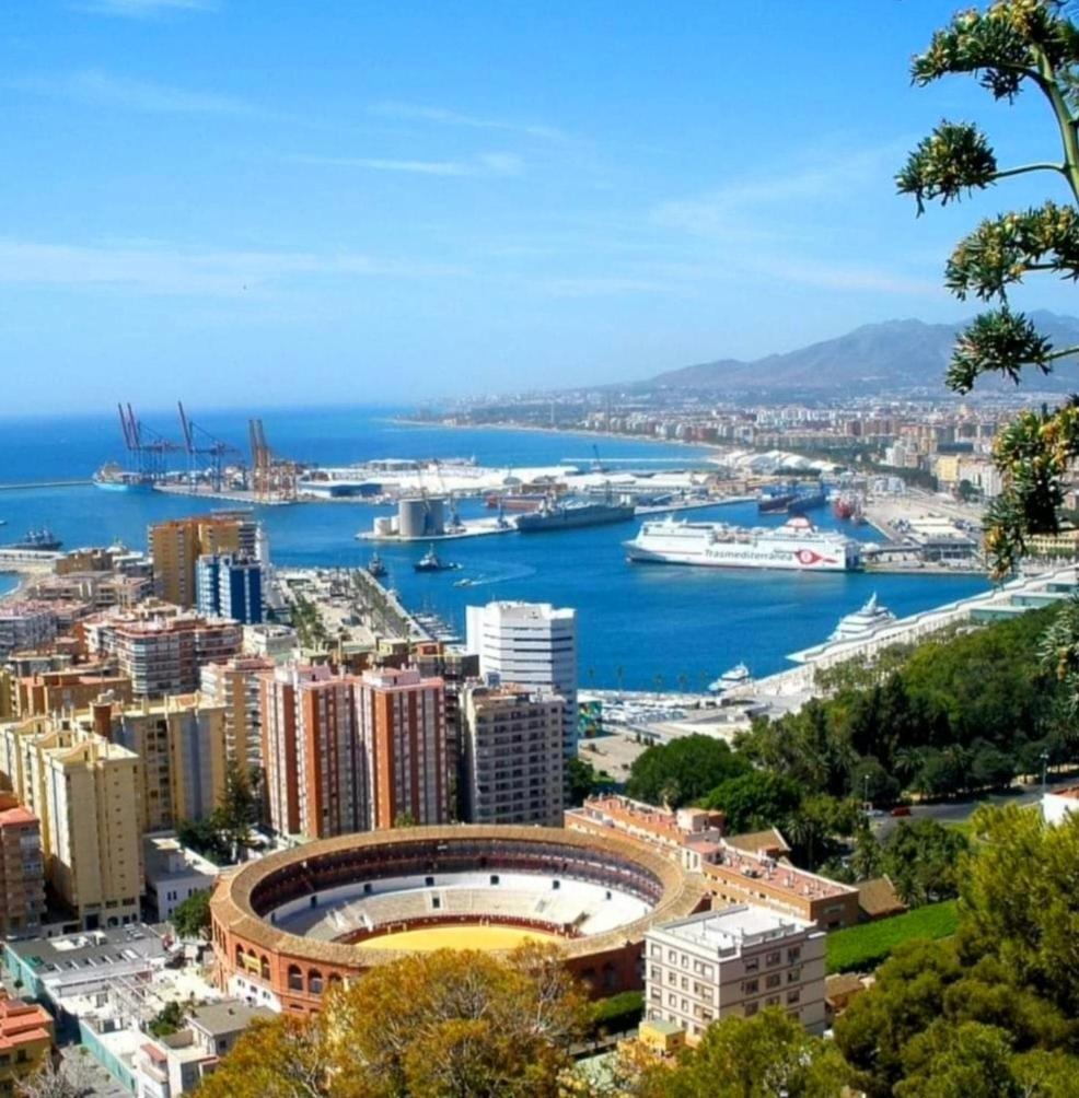 Luxury Beachfront Apartment With Pool, Sauna, Fitness And Gym In Province Malaga, Andalusia มิฮาส ภายนอก รูปภาพ