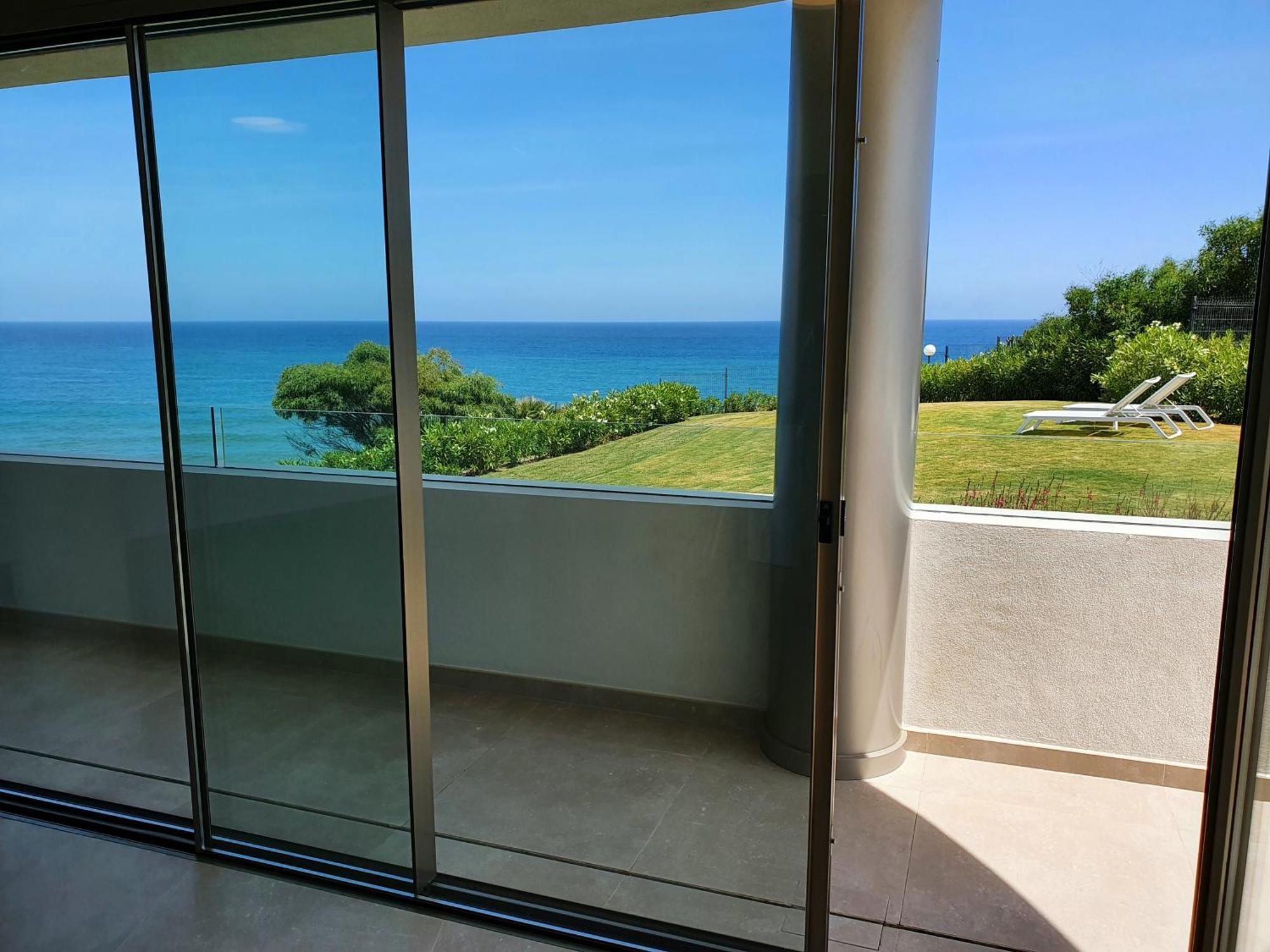 Luxury Beachfront Apartment With Pool, Sauna, Fitness And Gym In Province Malaga, Andalusia มิฮาส ภายนอก รูปภาพ