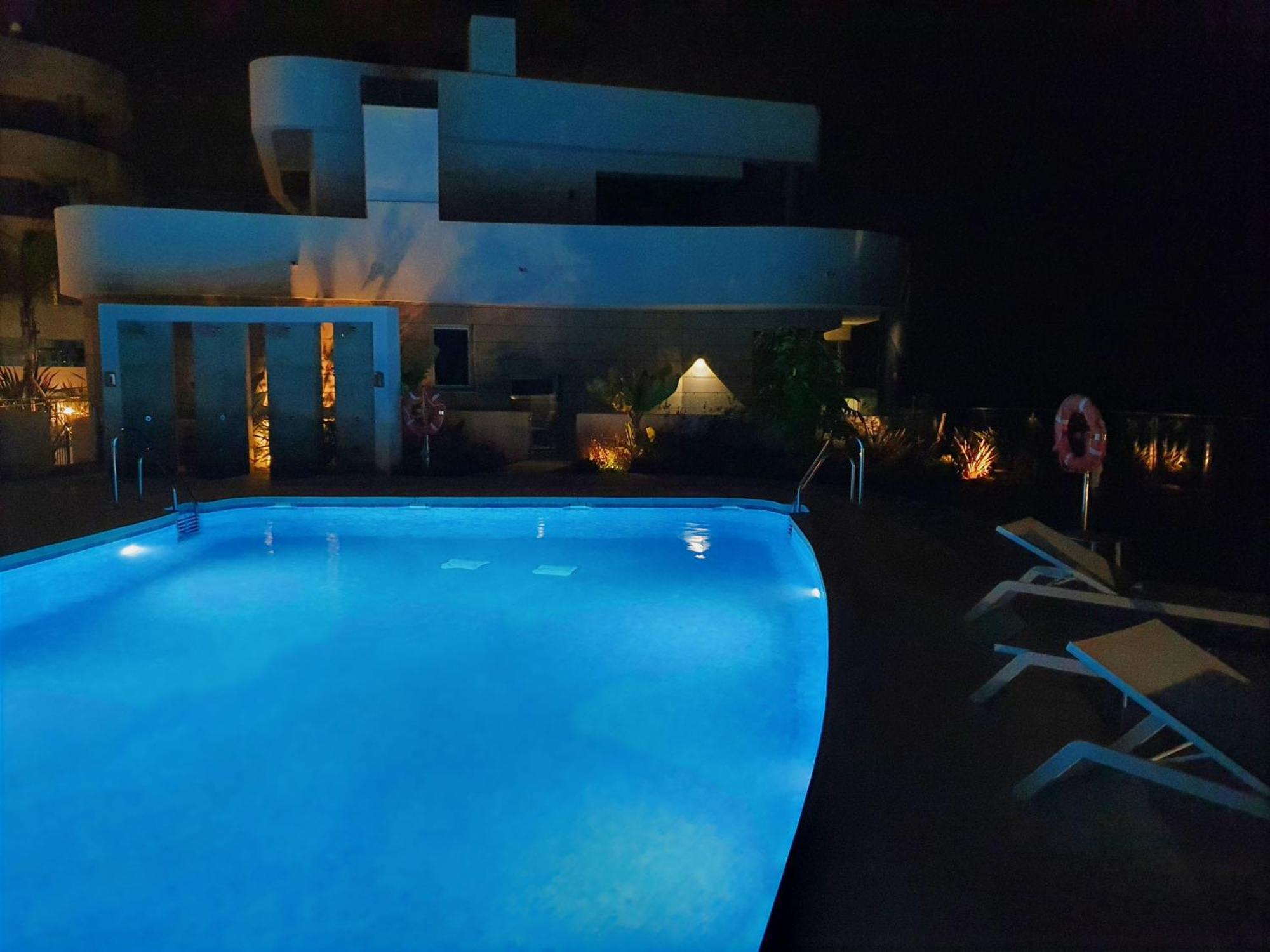 Luxury Beachfront Apartment With Pool, Sauna, Fitness And Gym In Province Malaga, Andalusia มิฮาส ภายนอก รูปภาพ